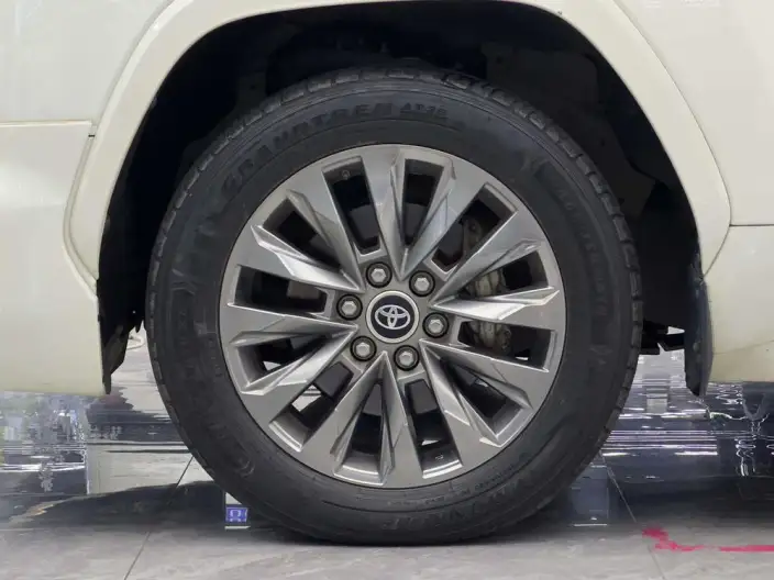 Land Cruiser (import 2022 Model 3.5T Automatic 4WD 7 seat Parallel Imported – фото 6
