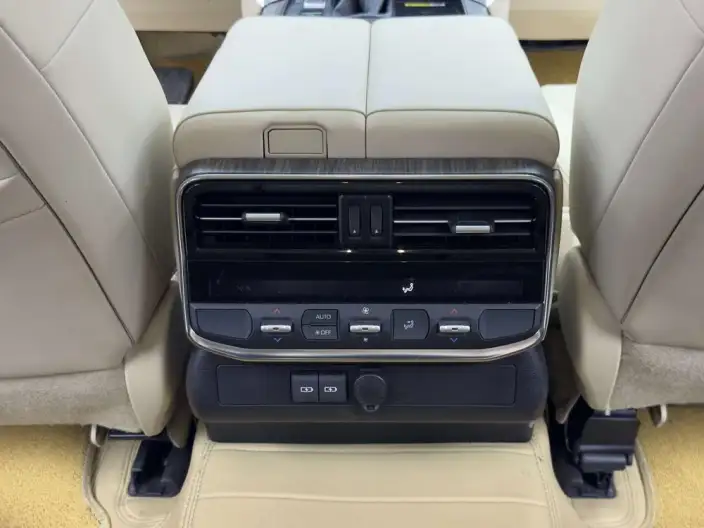 Land Cruiser (import 2022 Model 3.5T Automatic 4WD 7 seat Parallel Imported – фото 10
