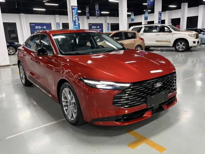 Ford Mondeo 2026 Model 1.5T EcoBoost E Hybrid Luxury Model – фото 3