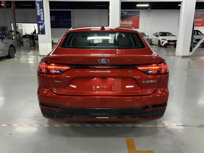 Ford Mondeo 2026 Model 1.5T EcoBoost E Hybrid Luxury Model – фото 6
