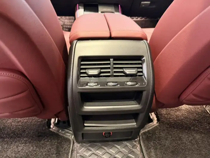 BMW X5 2025 Model xDrive30Li Exclusive Model M Sports Night Set – фото 8