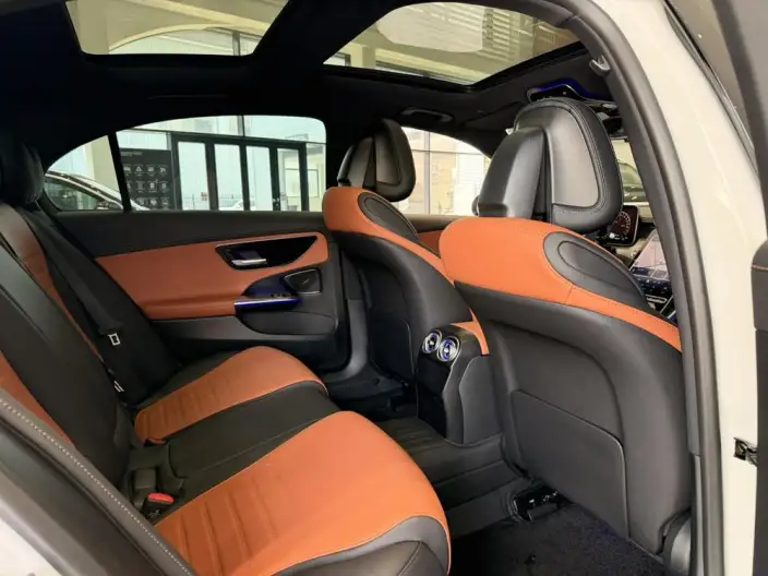 Mercedes-Benz C-Class PHEV 2024 Model C 350 eL – фото 8
