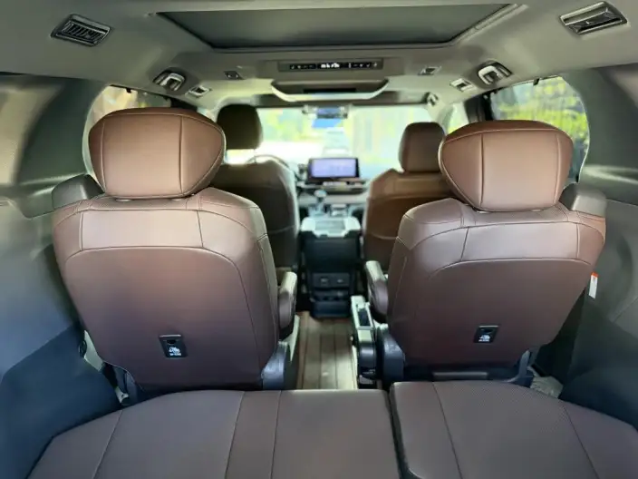 Granvia 2023 Model Intelligent Hybrid 2.5L Flagship VIP – фото 9