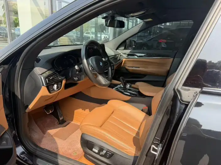 BMW 6 Series GT 2022 Model 630i M Sports Set – фото 9