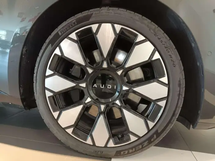 AUDI E5 Sportback 2026 Model Flagship quattro Model – фото 8