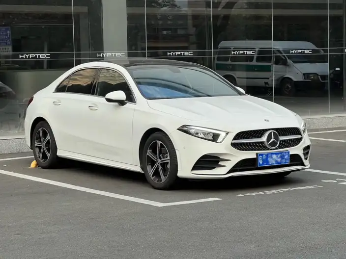 Mercedes-Benz A-class 2022 Model Facelift A 200 L Sports sedan Dynamic Edition – фото 3