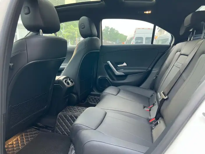 Mercedes-Benz A-class 2022 Model Facelift A 200 L Sports sedan Dynamic Edition – фото 9