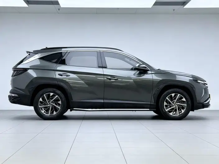 Hyundai Tucson 2022 Model Hyundai Tucson L 2.0L HEV TOP Hybrid · Ultimate Edition – фото 8
