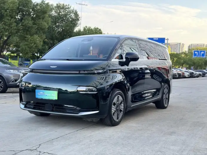 L EV C L380 2024 Model 140kWh 6 seat 4WD Ultra – фото 1