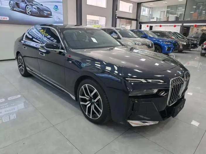 BMW 7 Series 2023 Model 735Li M Sports Set – фото 3