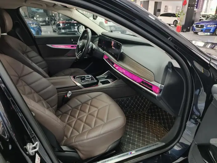 BMW 7 Series 2023 Model 735Li M Sports Set – фото 10