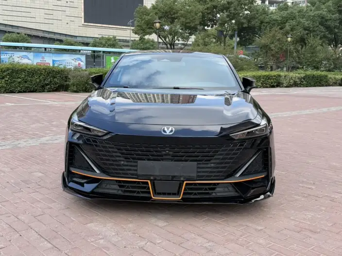 Changan UNI-V 2023 Model 1.5T Sports Edition – фото 2