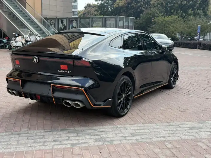 Changan UNI-V 2023 Model 1.5T Sports Edition – фото 7