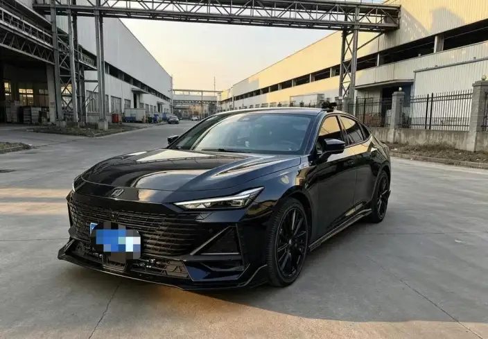 Changan UNI-V 2023 Model 1.5T Sports Edition – фото 1