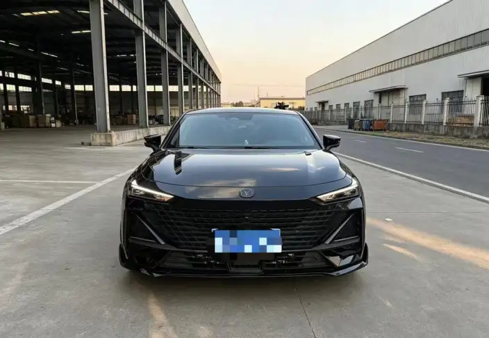 Changan UNI-V 2023 Model 1.5T Sports Edition – фото 2