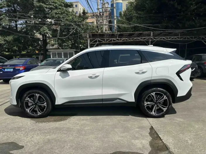 Geely Galaxy L7 2023 Model 1.5T DHT 115km MAX – фото 3