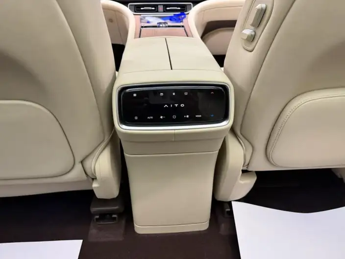 Aito M9 2024 Model Extended Range Ultra VI seat Edition – фото 7