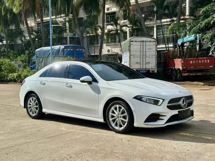 Mercedes-Benz A-class 2022 Model Facelift II A 200 L Sports sedan Fashion Edition – фото 3