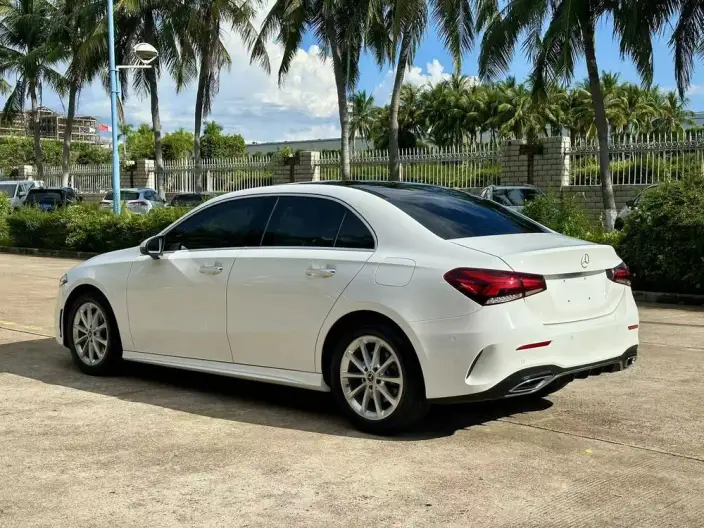 Mercedes-Benz A-class 2022 Model Facelift II A 200 L Sports sedan Fashion Edition – фото 4