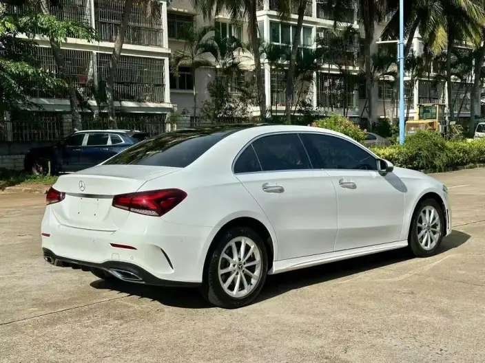 Mercedes-Benz A-class 2022 Model Facelift II A 200 L Sports sedan Fashion Edition – фото 6