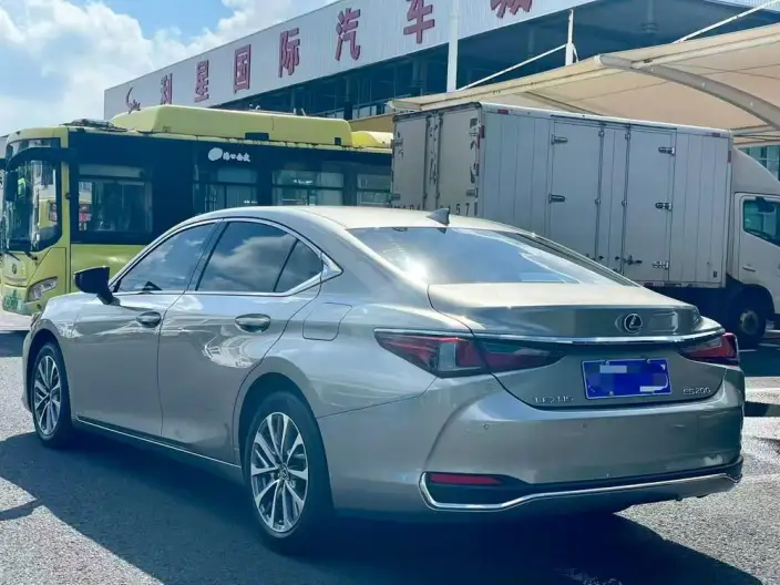 Lexus ES 2022 Model 200 Superior Edition – фото 4