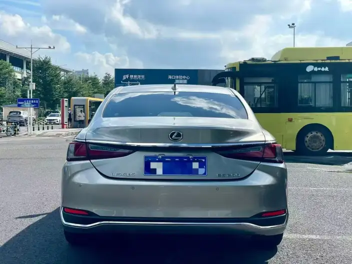 Lexus ES 2022 Model 200 Superior Edition – фото 5