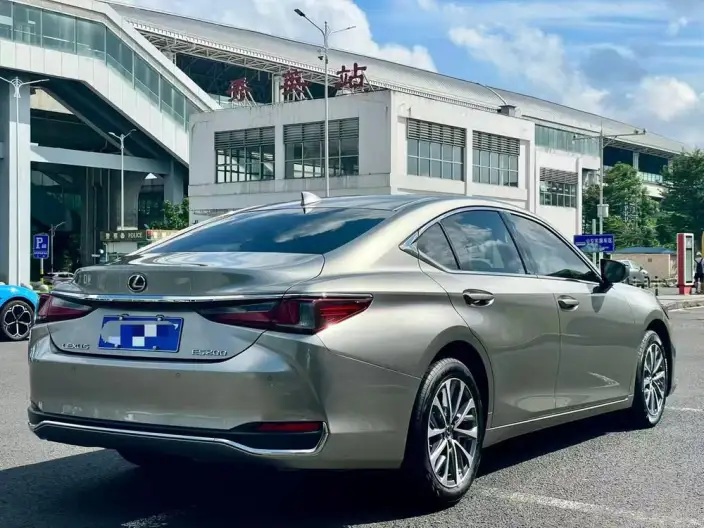 Lexus ES 2022 Model 200 Superior Edition – фото 6