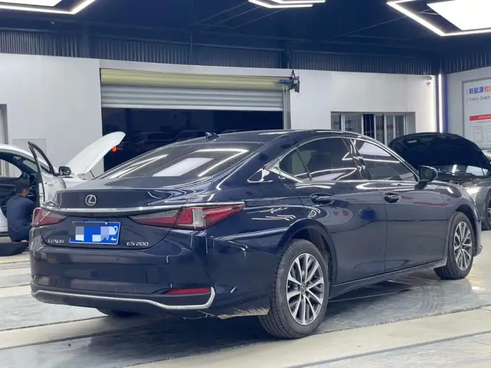 Lexus ES 2022 Model 200 Superior Edition – фото 2
