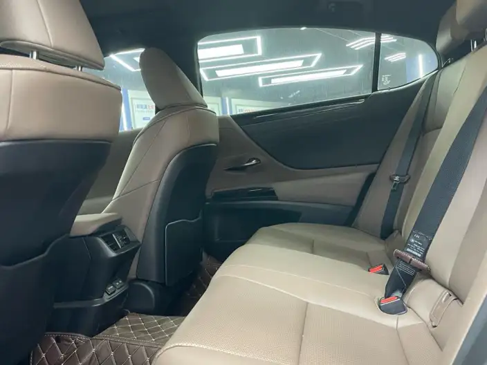 Lexus ES 2022 Model 200 Superior Edition – фото 7