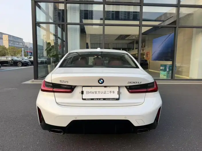 BMW 3 Series 2025 Model 330Li M Sports Night Set – фото 4