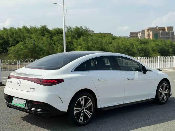 Mercedes-Benz EQE 2022 Model EQE 350 Deluxe Edition – фото 6