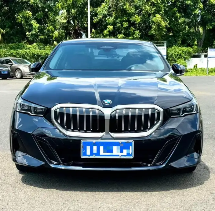BMW 5 Series 2025 Model Facelift 530Li Leading Model M Sports Set – фото 2
