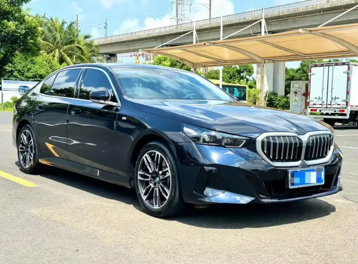 BMW 5 Series 2025 Model Facelift 530Li Leading Model M Sports Set – фото 3