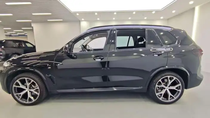BMW X5 2023 Model xDrive30Li M Sports Set – фото 4