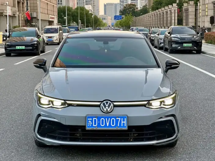 Volkswagen Golf 2023 Model 280TSI DSG R-Line Lite – фото 2