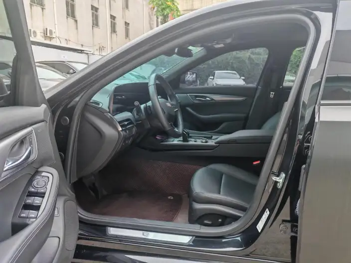 Cadillac CT5 2025 Model 28T Lincoln Town Sports Edition – фото 8
