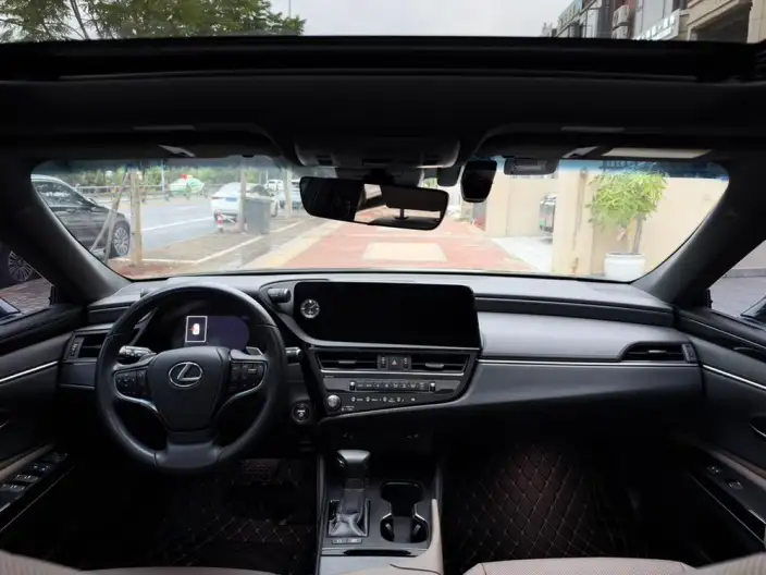 Lexus ES 2022 Model 300h Superior Edition – фото 7