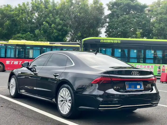Audi A7 L 2024 Model 45 TFSI Luxury Model – фото 4
