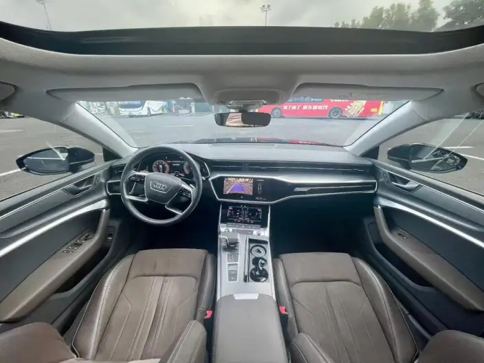Audi A7 L 2024 Model 45 TFSI Luxury Model – фото 7