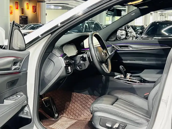 BMW 6 Series GT 2022 Model 630i M Sports Set – фото 9
