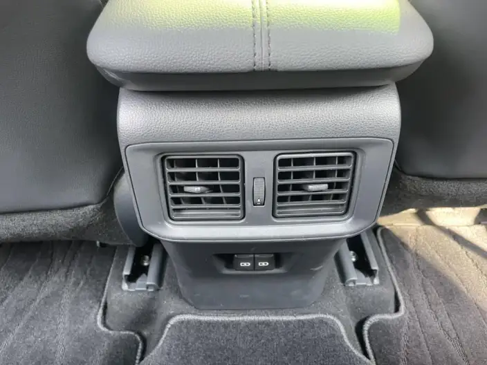 Toyota Wildlander 2023 Model 2.0L 2WD Luxury PLUS Edition – фото 9