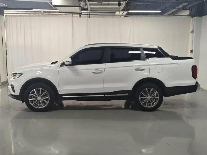 Geely Yuan Cheng FX 2022 Model 1.8T Smart Edition 5 seat