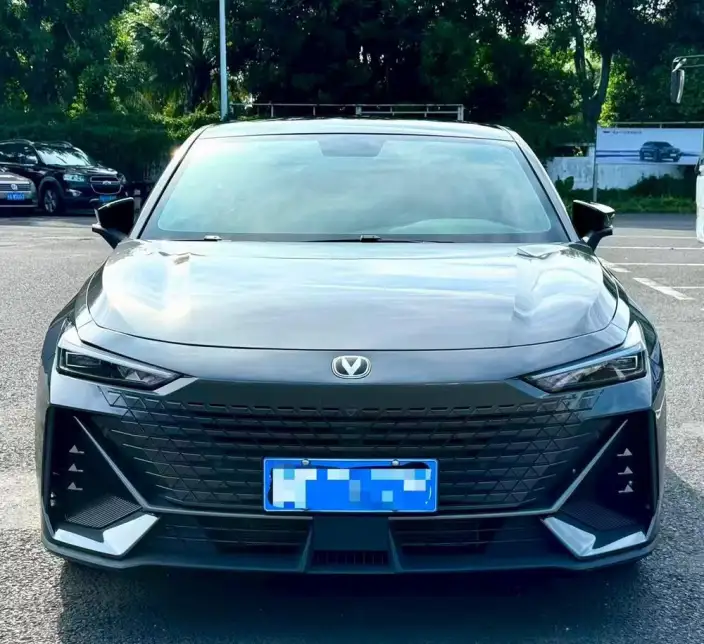 Changan UNI-V 2023 Model 1.5T Noble Model – фото 2