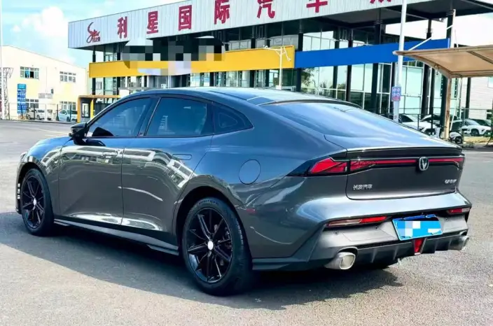 Changan UNI-V 2023 Model 1.5T Noble Model – фото 4