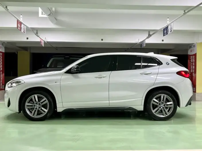BMW X2 2023 Model sDrive25i M Sports Night Edition – фото 4