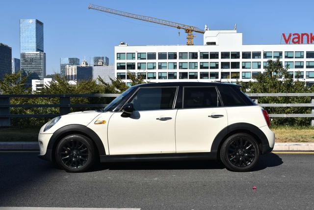 MINI 2016 1.5T COOPER Five-door Edition – фото 3