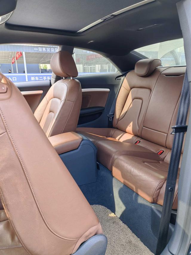 Audi A5 2010 модификация 2.0TFSI Coupe – фото 11
