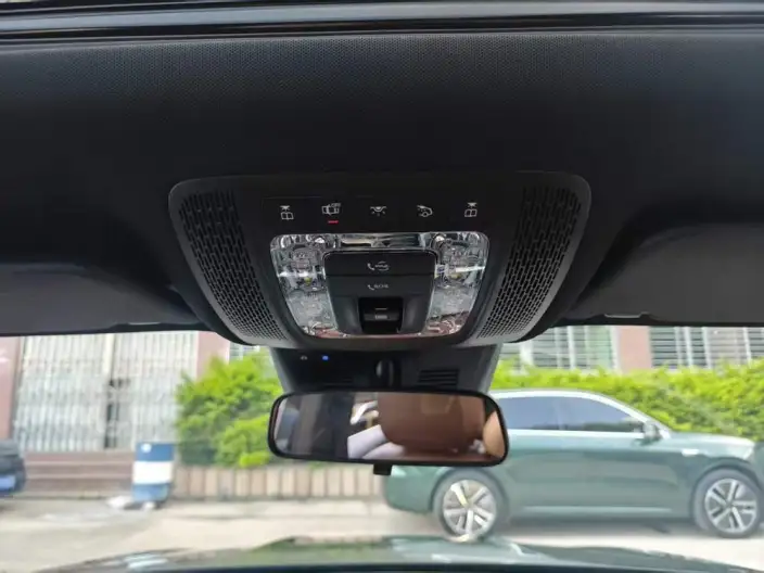 Mercedes-Benz GLB 2025 Model GLB 220 Dynamic Model – фото 8