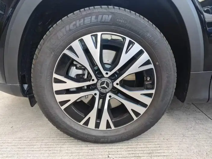 Mercedes-Benz GLB 2025 Model GLB 220 Dynamic Model – фото 10