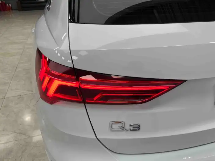 AUDI Q3 2022 Model 35 TFSI Fashion Dynamic Model – фото 9